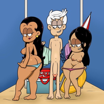 Carlota, Ronnie Anne &amp; Lincoln at the beach cover